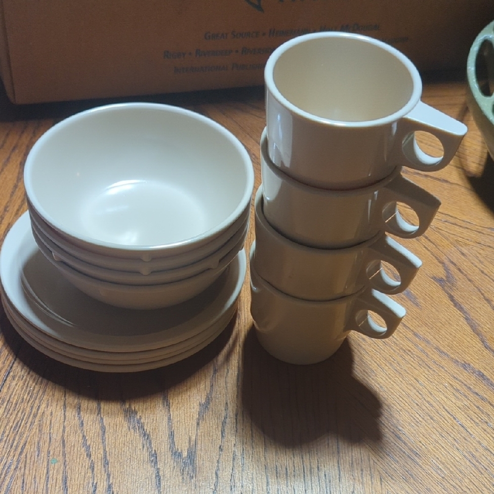 Cream Dallas Ware - Picture 4 of 4